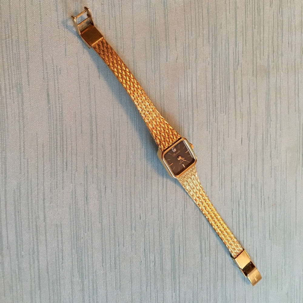 Watch - Picture 5 of 9